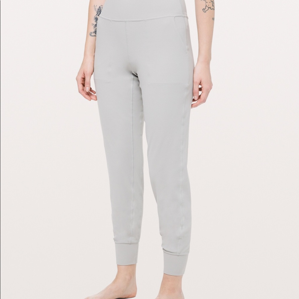 Align joggers 28”